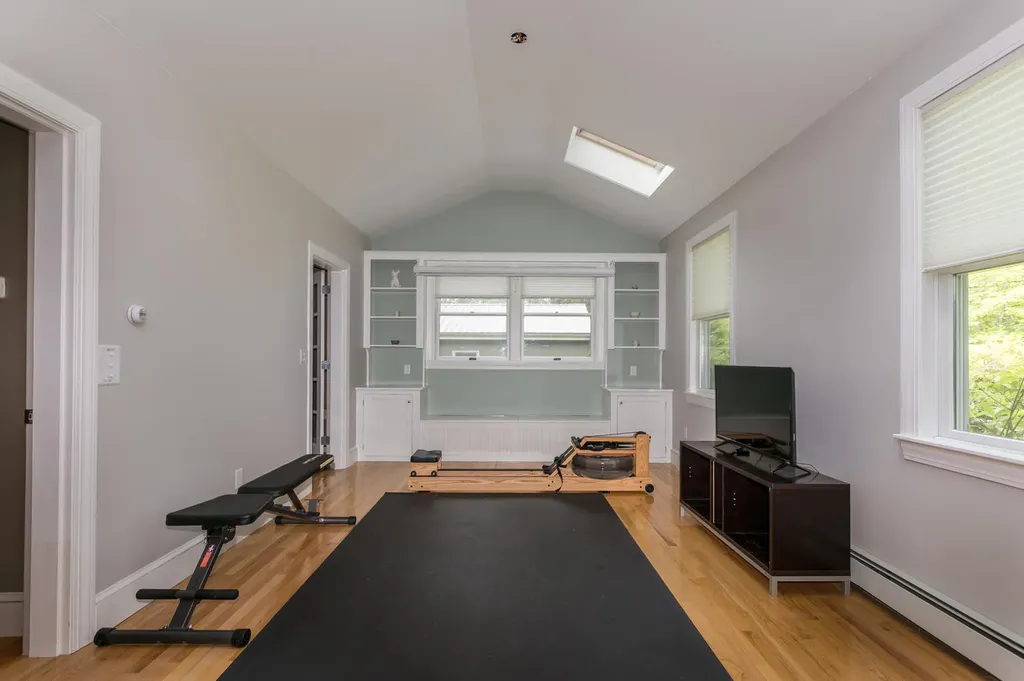 31 Burnham Road Scarborough ME 04074