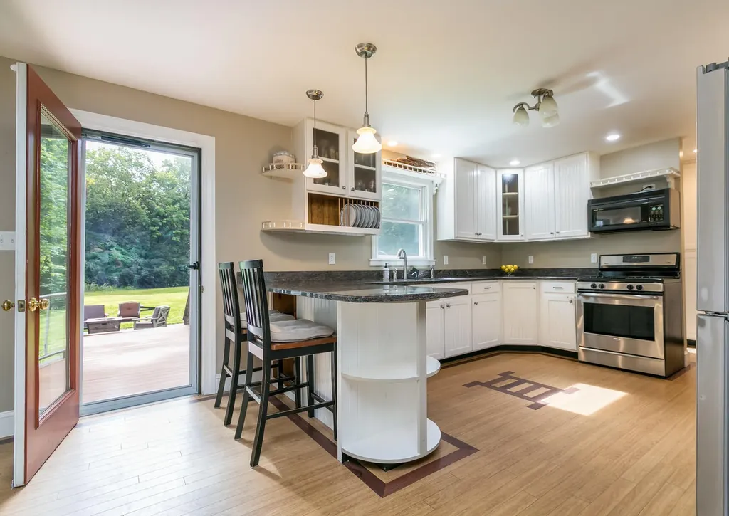 31 Burnham Road Scarborough ME 04074