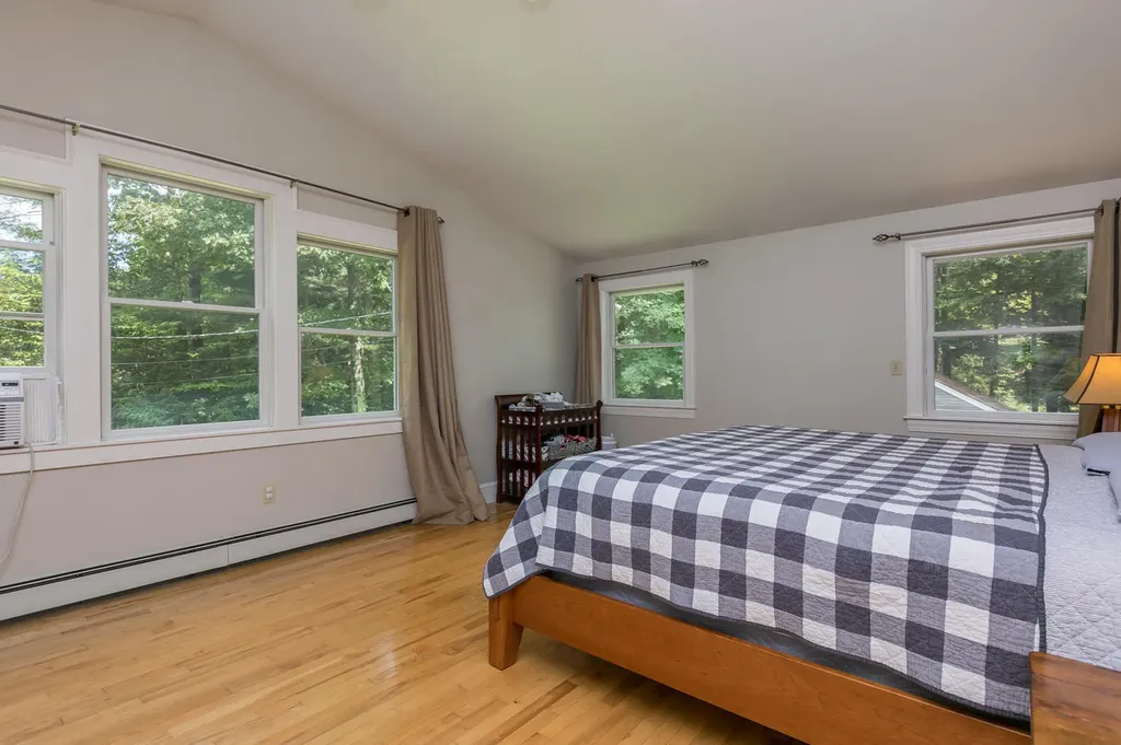 31 Burnham Road Scarborough ME 04074