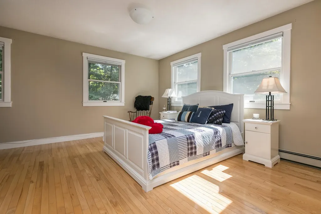 31 Burnham Road Scarborough ME 04074