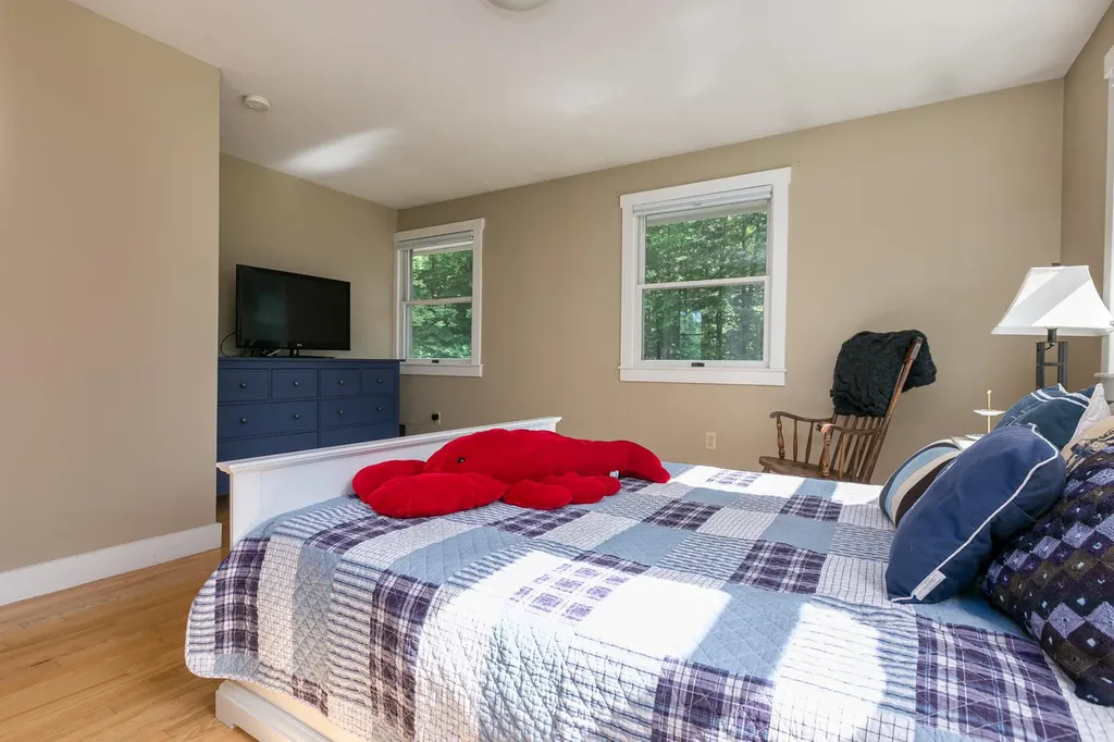 31 Burnham Road Scarborough ME 04074