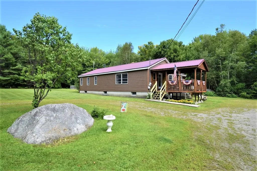 1747 Canaan Road Hartland ME 04943