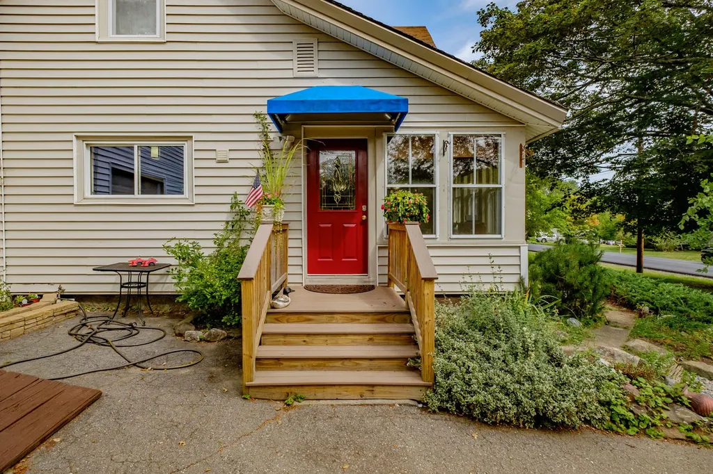 50 Oliver Street Rockland ME 04841