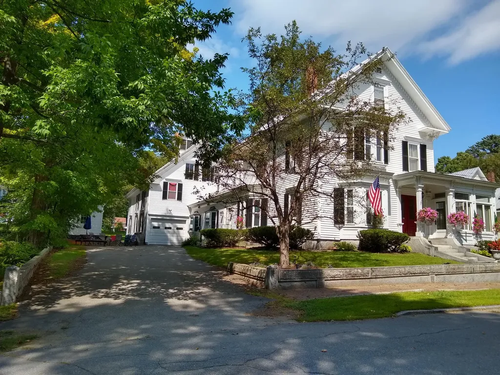142 Court Street Farmington ME 04938