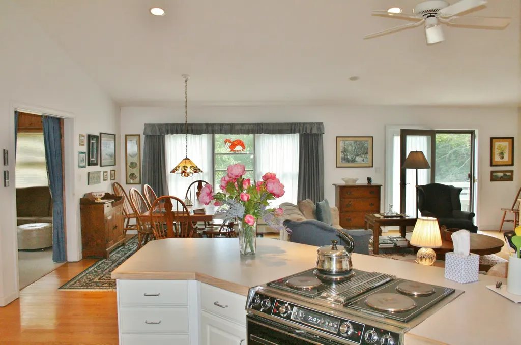 6 White Tail Drive Rockport ME 04856