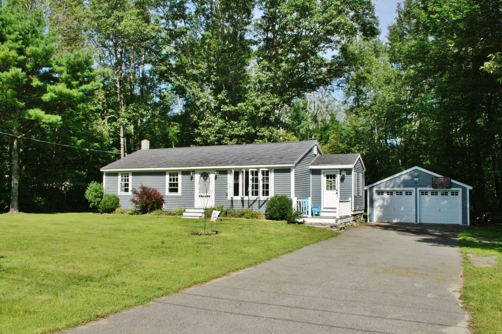 30 Medomak Valley Court Warren ME 04864
