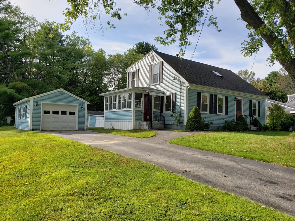 26 Amherst Street Auburn ME 04210