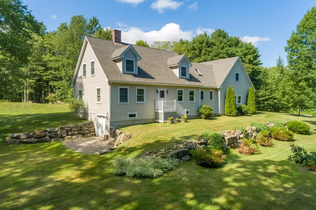 47 Lower Round Pond Road Bristol ME 04539