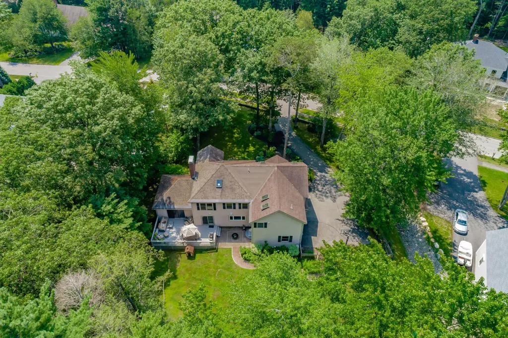 17 White Rock Drive Falmouth ME 04105