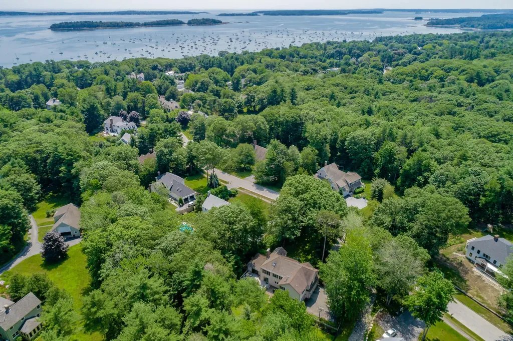 17 White Rock Drive Falmouth ME 04105