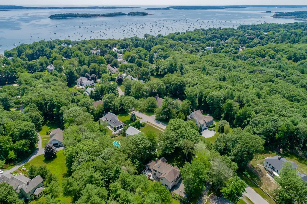 17 White Rock Drive Falmouth ME 04105