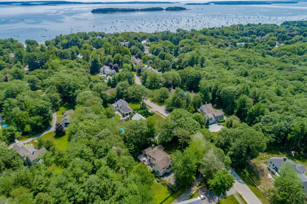 17 White Rock Drive Falmouth ME 04105