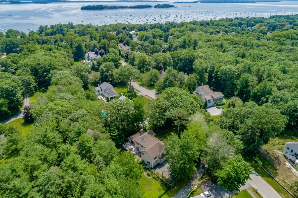 17 White Rock Drive Falmouth ME 04105