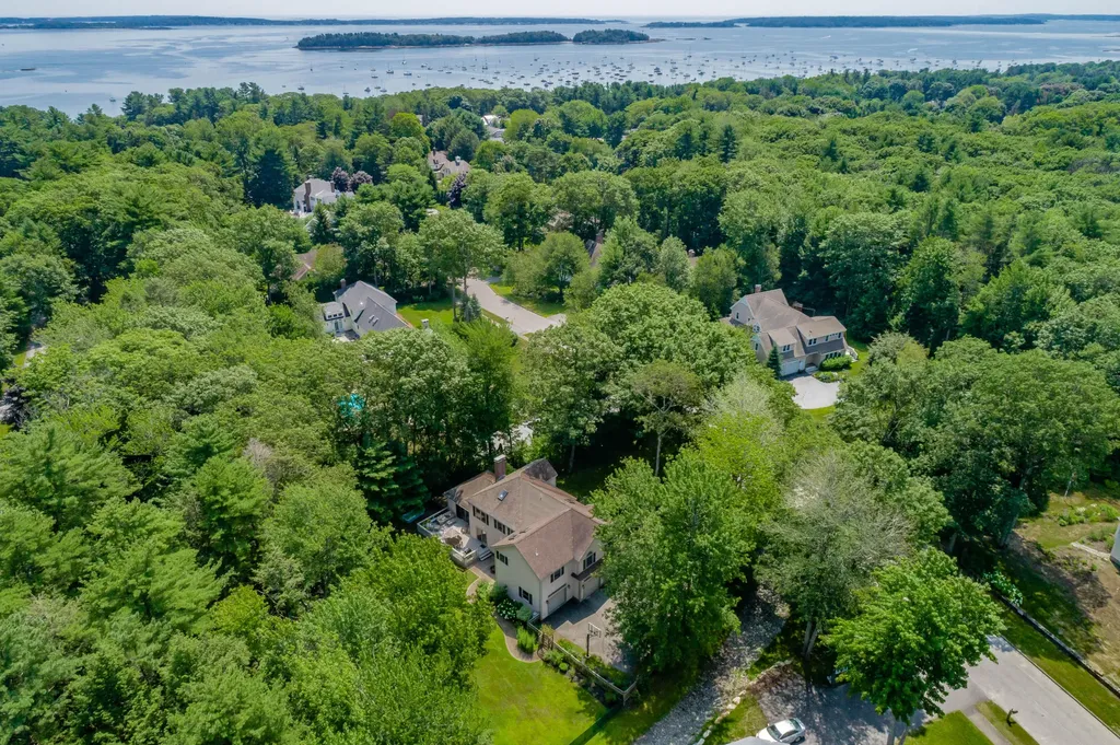 17 White Rock Drive Falmouth ME 04105