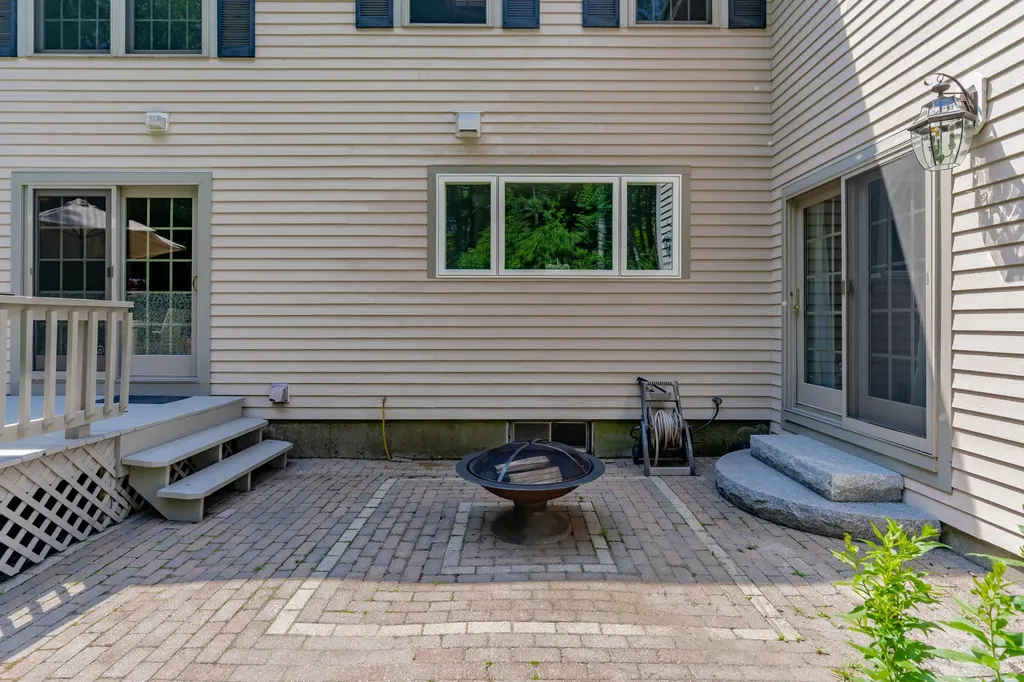 17 White Rock Drive Falmouth ME 04105
