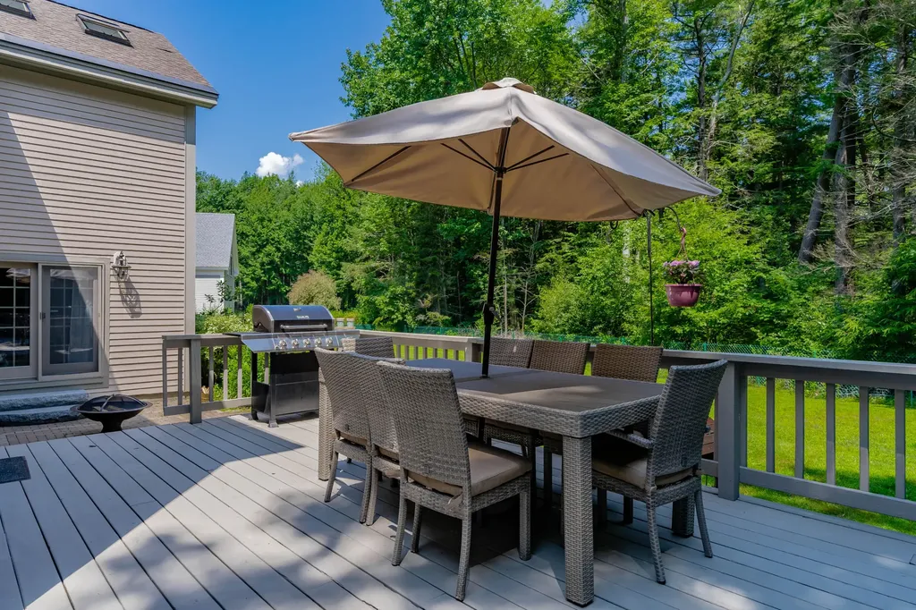 17 White Rock Drive Falmouth ME 04105