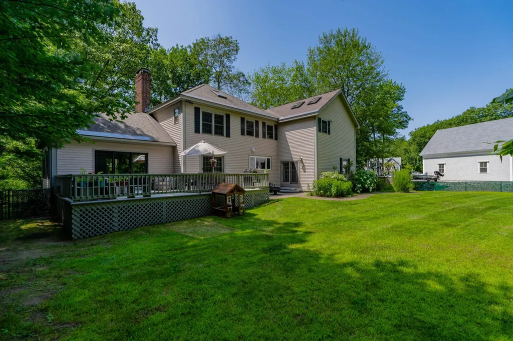 17 White Rock Drive Falmouth ME 04105