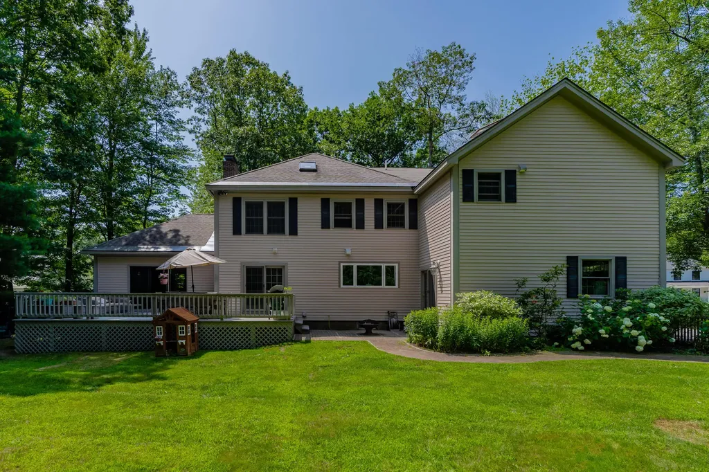 17 White Rock Drive Falmouth ME 04105