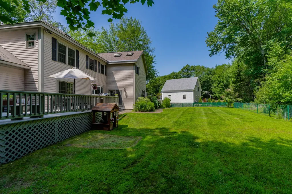 17 White Rock Drive Falmouth ME 04105