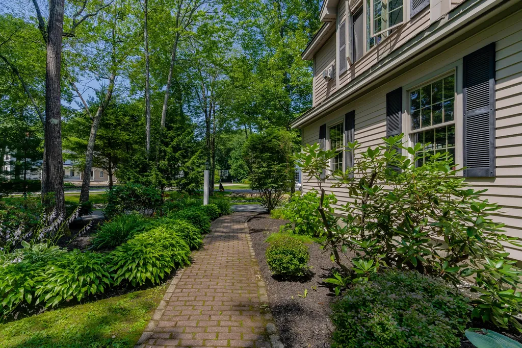 17 White Rock Drive Falmouth ME 04105