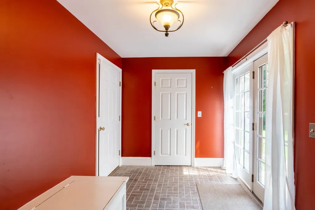 17 White Rock Drive Falmouth ME 04105