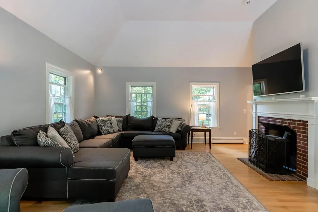 17 White Rock Drive Falmouth ME 04105