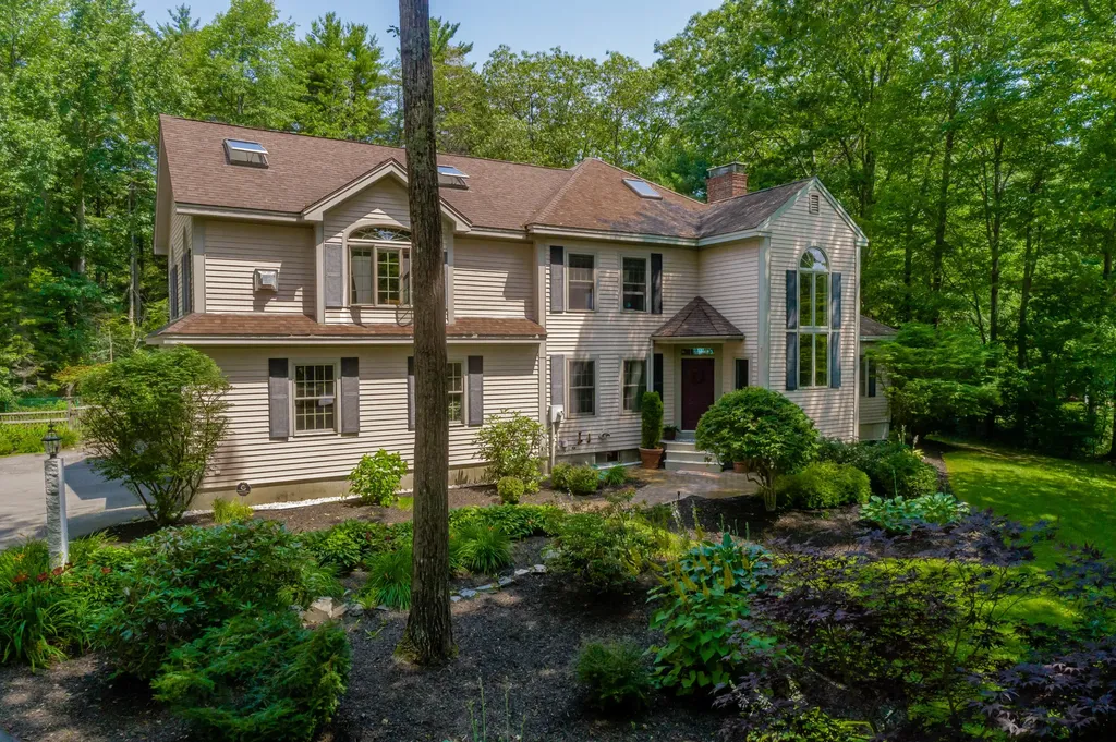 17 White Rock Drive Falmouth ME 04105