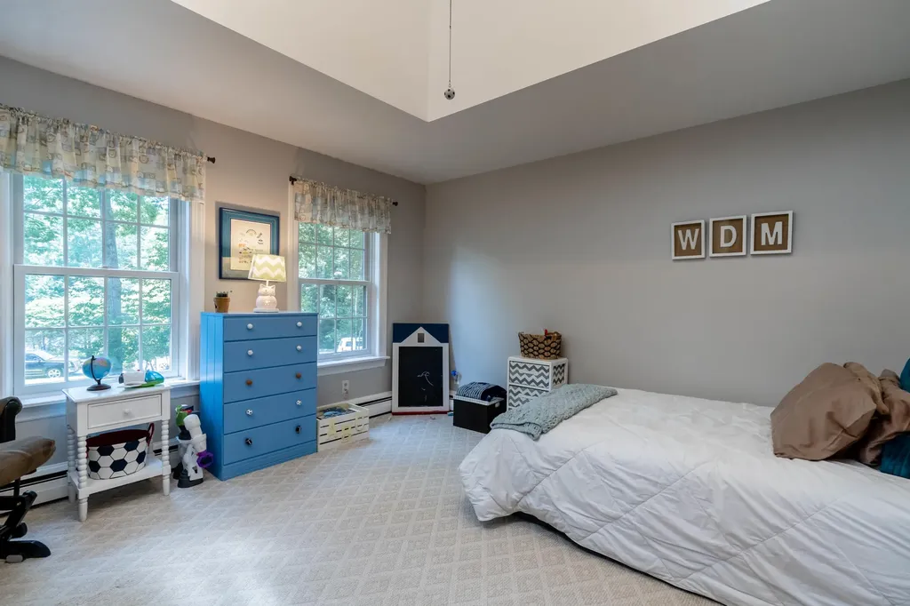 17 White Rock Drive Falmouth ME 04105