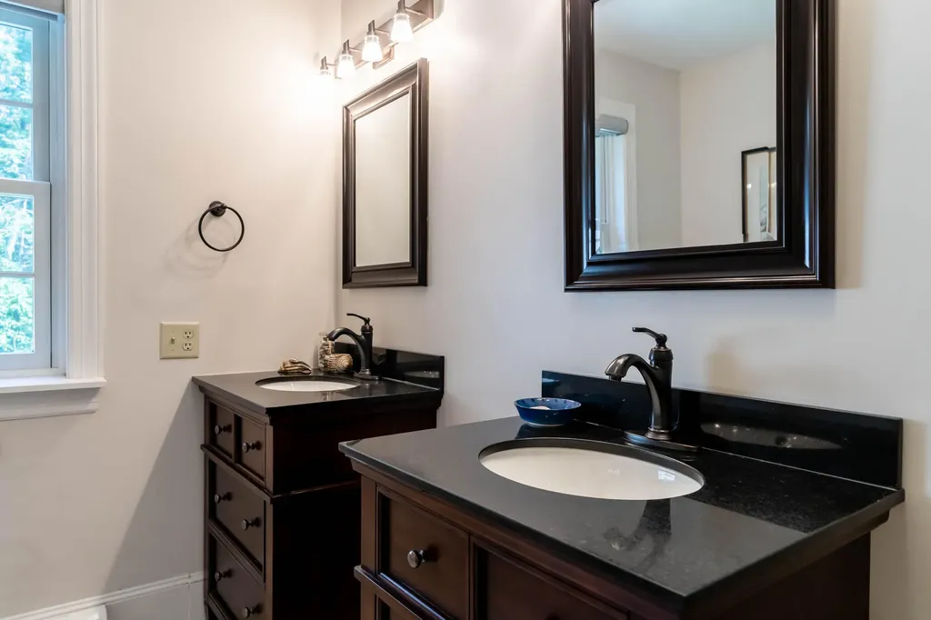 17 White Rock Drive Falmouth ME 04105