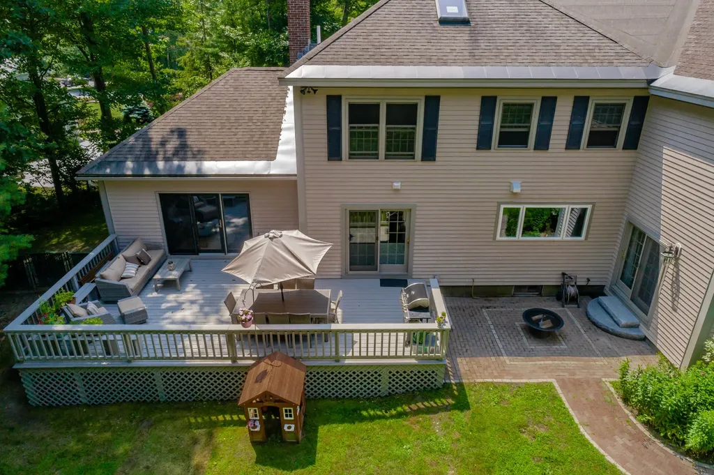 17 White Rock Drive Falmouth ME 04105