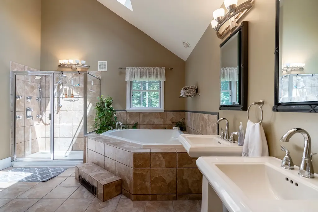 17 White Rock Drive Falmouth ME 04105