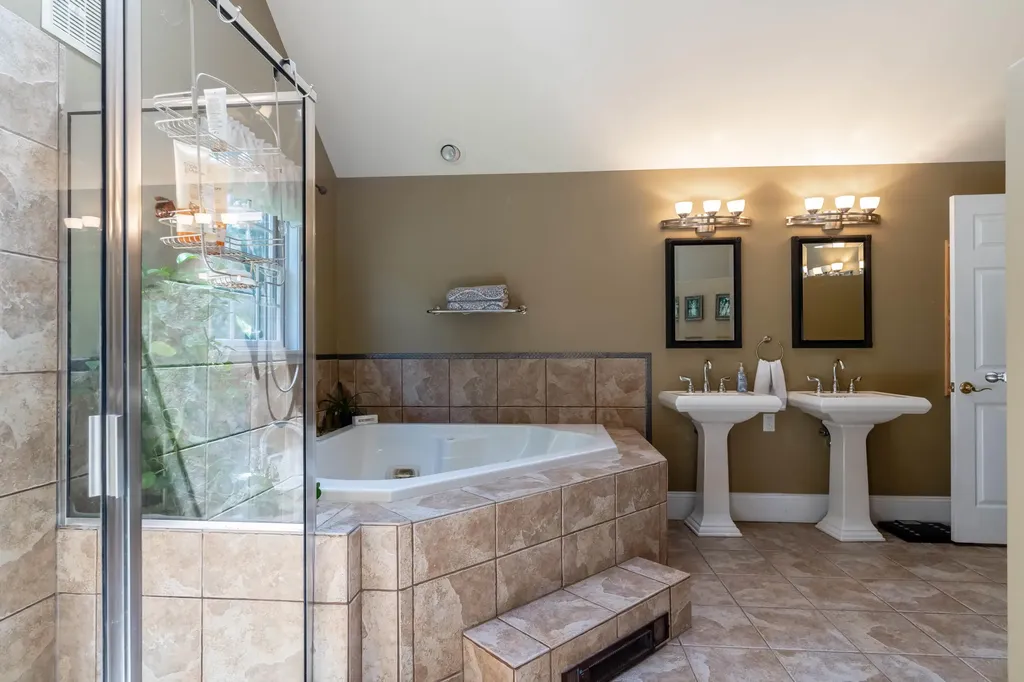 17 White Rock Drive Falmouth ME 04105