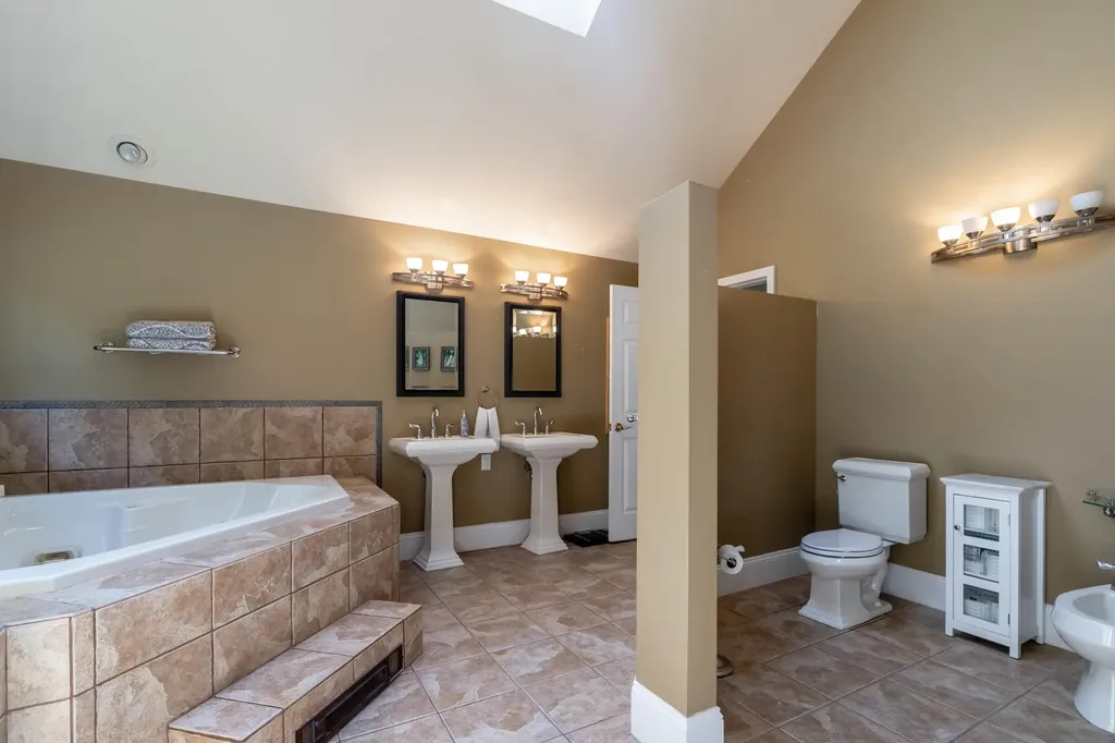 17 White Rock Drive Falmouth ME 04105