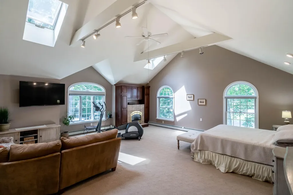 17 White Rock Drive Falmouth ME 04105