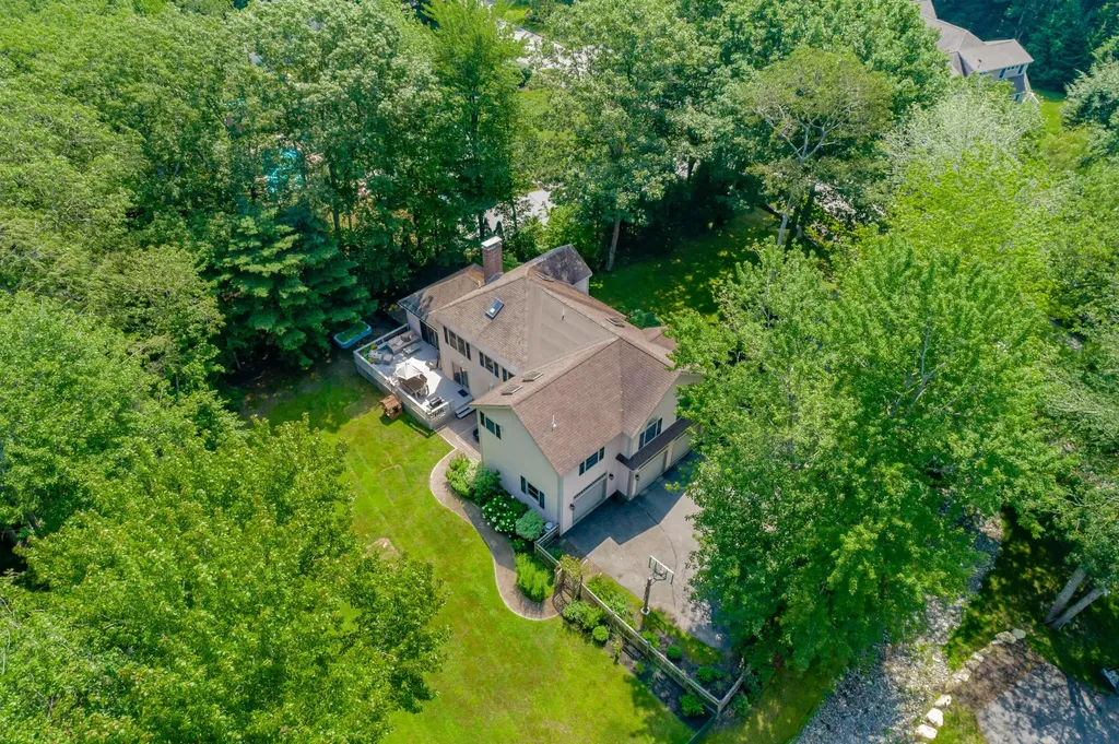 17 White Rock Drive Falmouth ME 04105