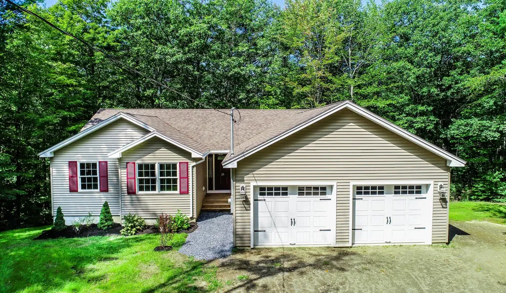 29 Randall Road Winslow ME 04901