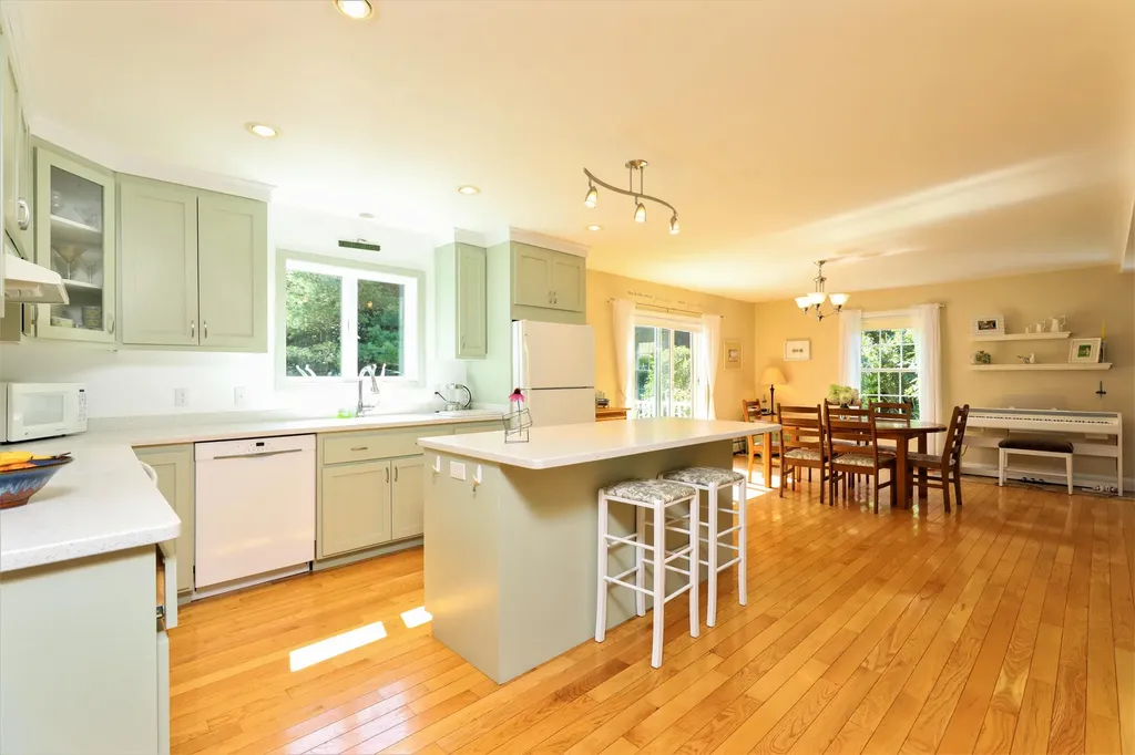 16 Heath Road Kennebunk ME 04043