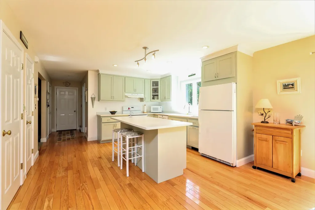 16 Heath Road Kennebunk ME 04043
