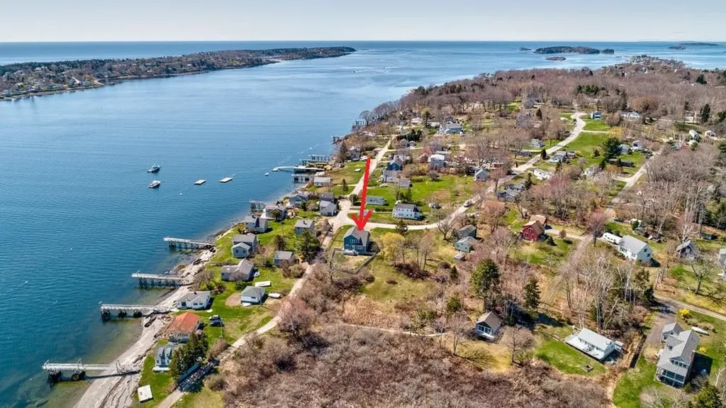107 Stovers Point Road Harpswell ME 04079