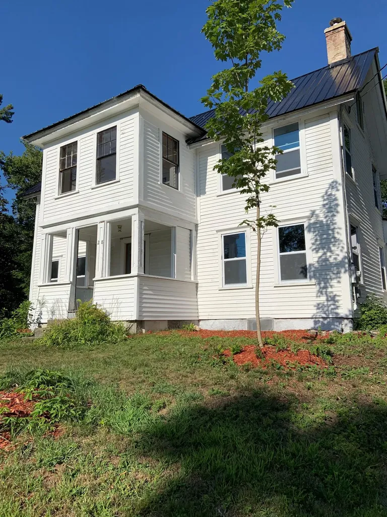 28 Winthrop Road Readfield ME 04355