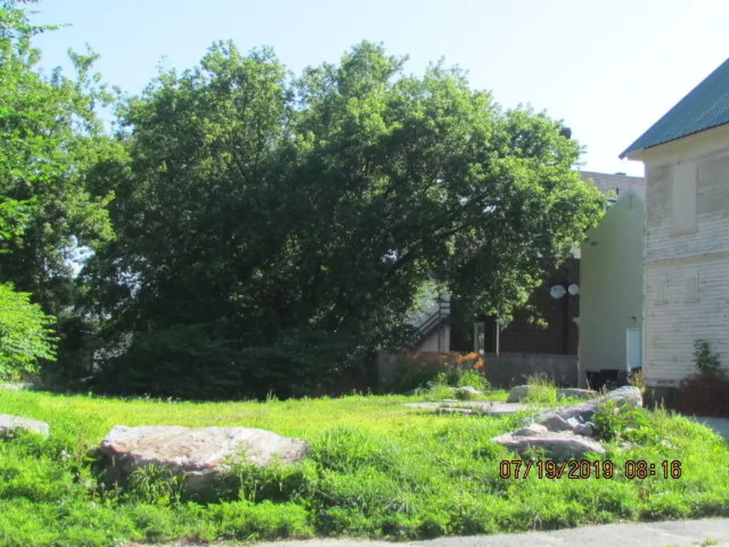 178 Holland Street Lewiston ME 04240