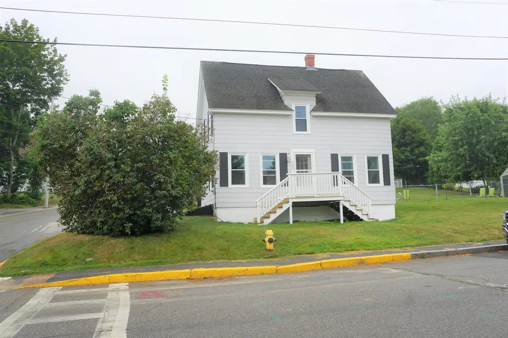 184 Cleaves Street Biddeford ME 04005