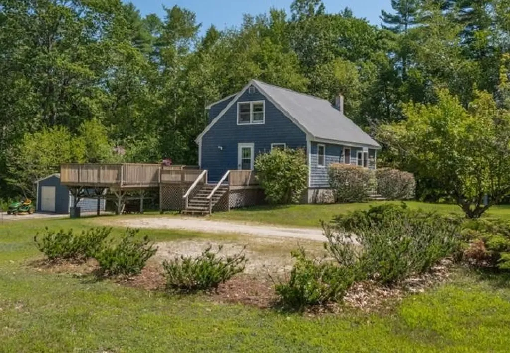 20 Wildwood Lane Gray ME 04039
