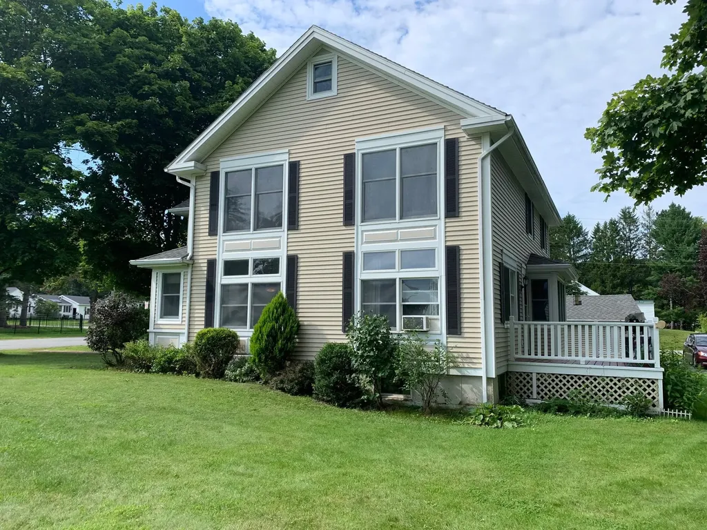 35 Summit Avenue Bangor ME 04401
