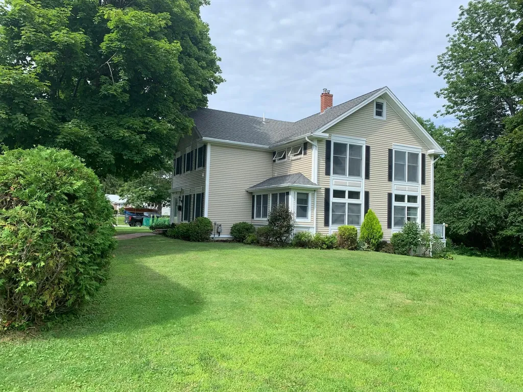 35 Summit Avenue Bangor ME 04401