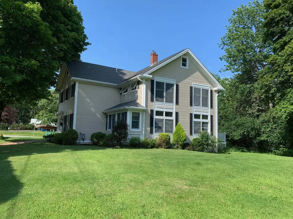 35 Summit Avenue Bangor ME 04401