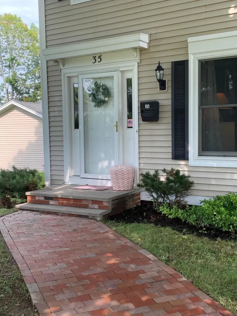 35 Summit Avenue Bangor ME 04401