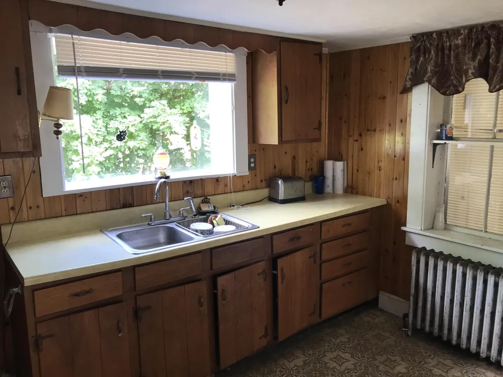 13 Green Street Eastport ME 04631