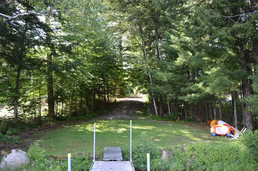 30 Estate Drive Saint Albans ME 04971