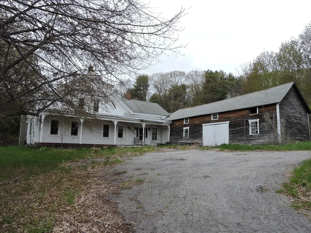245 Parsonsfield Road Limerick ME 04048